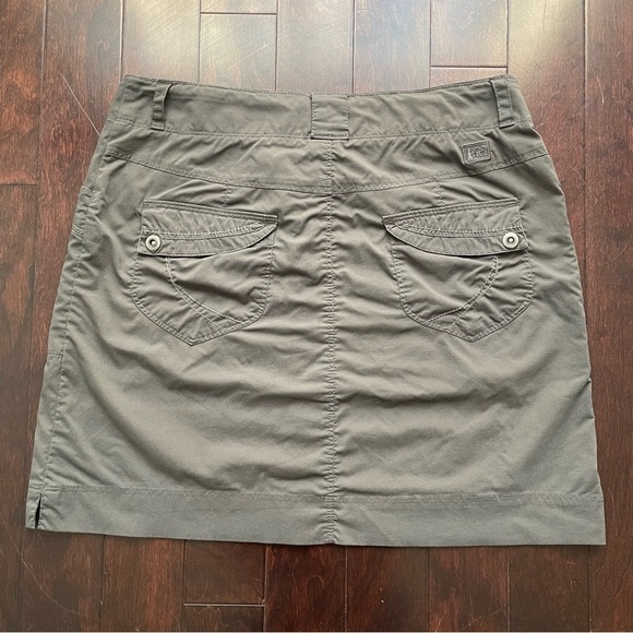 REI Women's Active Skirt Size 6 Dark Olive Green Pockets Drawstring Outdoor - Picture 3 of 5